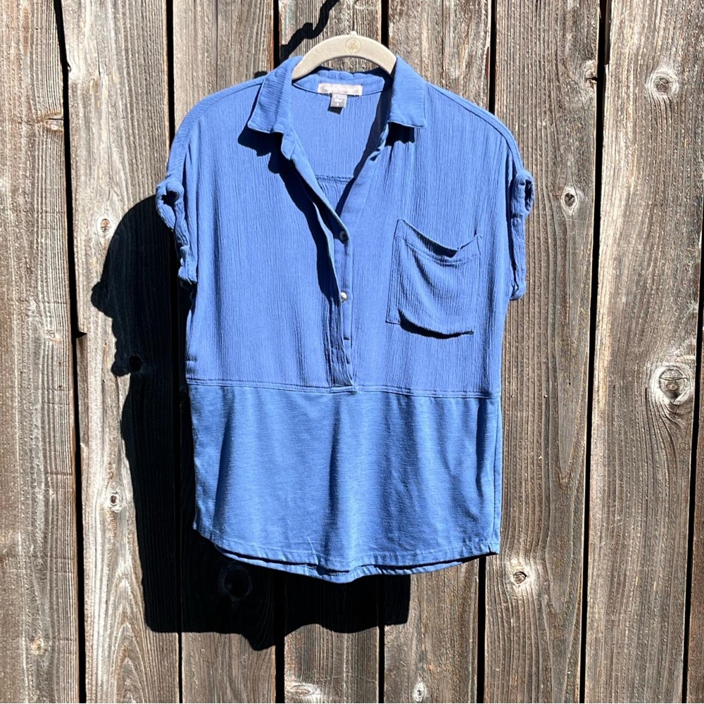 Peace & Pearls blue collared top size small